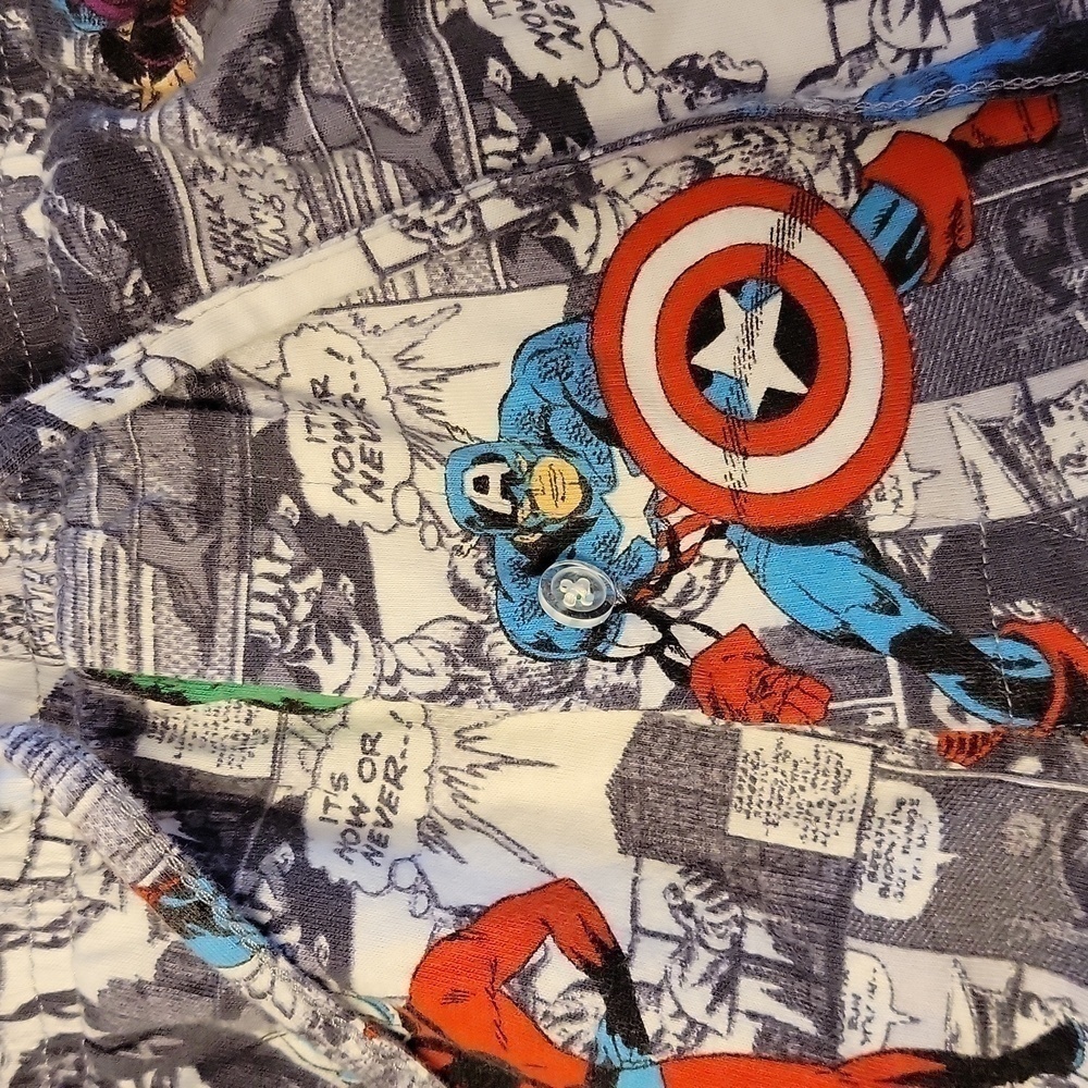 Marvel Shorts size large. Pockets 100% cotton drawstring - Picture 6 of 11
